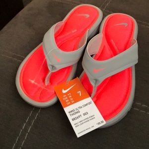 Women’s Nike Ultra Comfort Thong Sandal Grey Coral